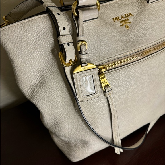 PRADA PEBBLED LARGE SHOULDER BAG/CROSSBODY - Picture 3 of 10
